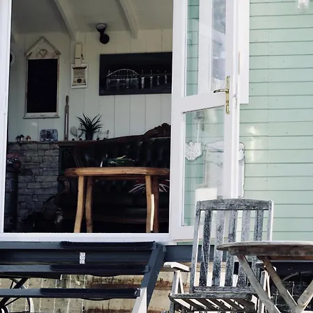 Lulla Cottage Semesterbostad *